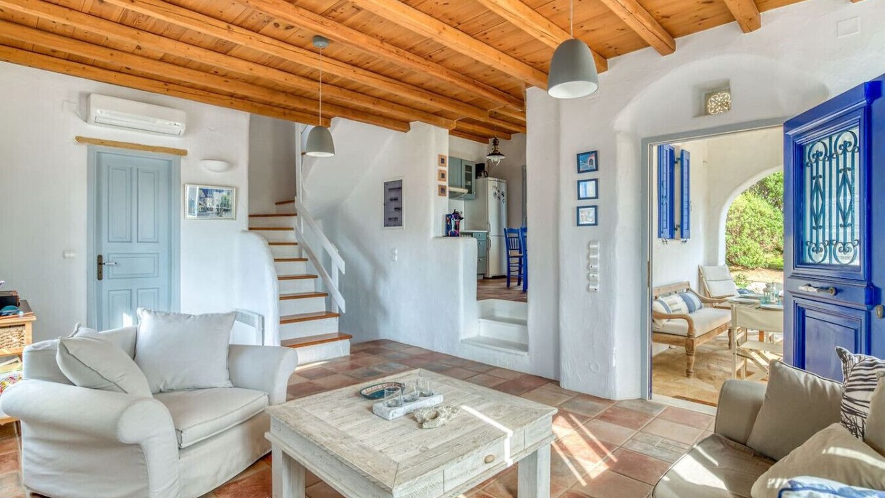 Photo of Livingroom in Chrissi Akti