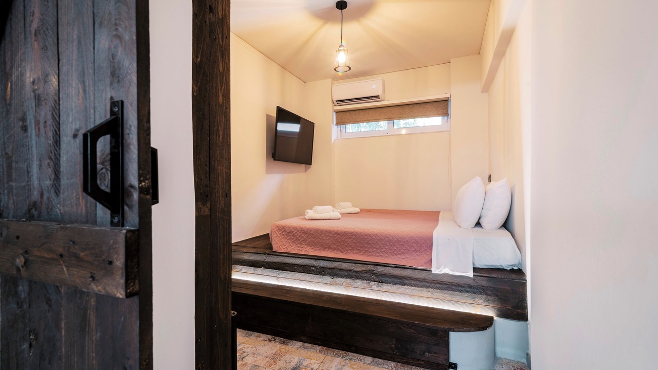 Photo of Bedroom in Petaloudes