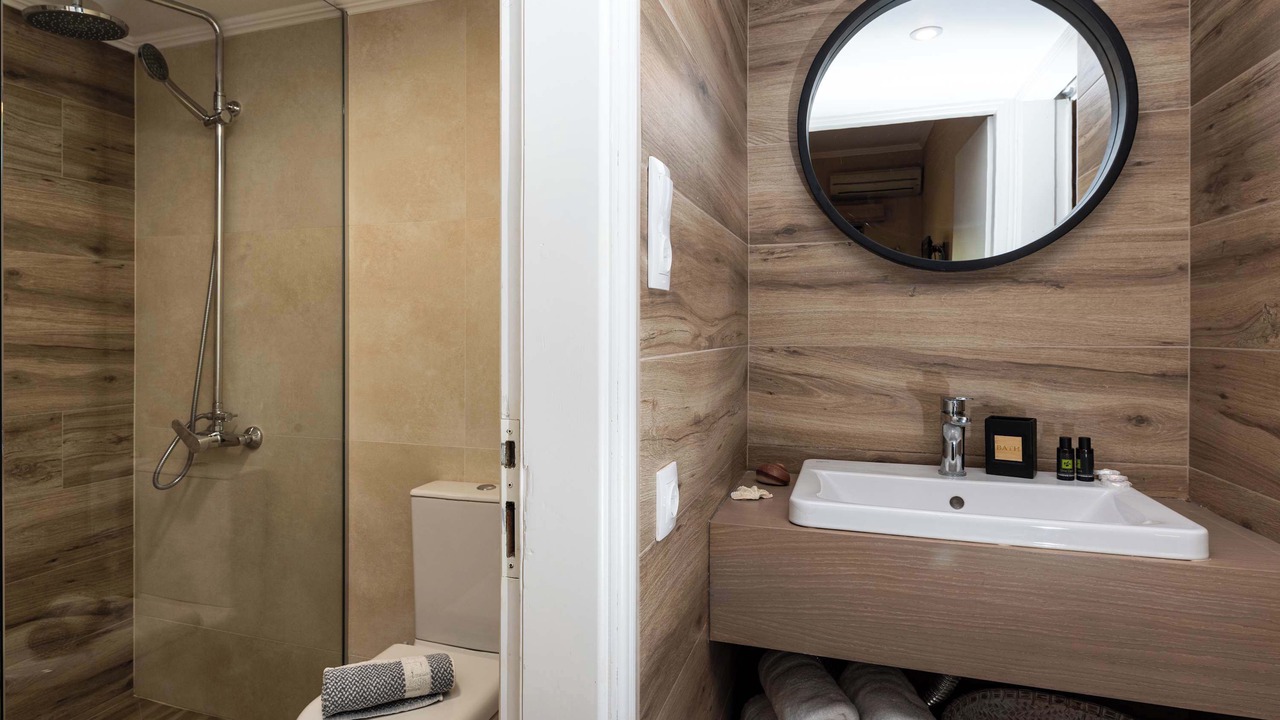 Photo of Bathroom in Gialos