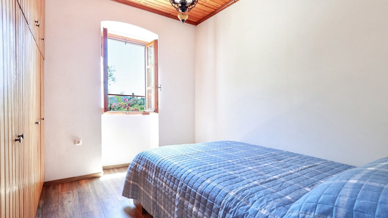 Photo of Bedroom in Chalikeri