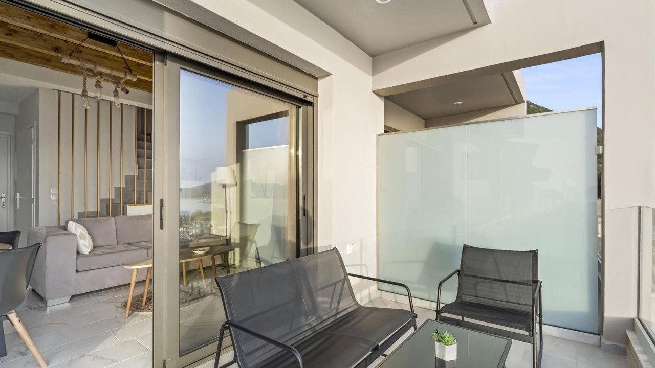 Photo of Patio Balcony in Nikiana