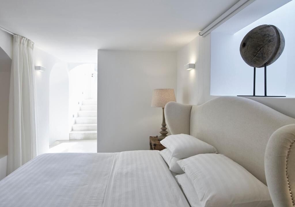 Photo of Bedroom in Exo Gialos