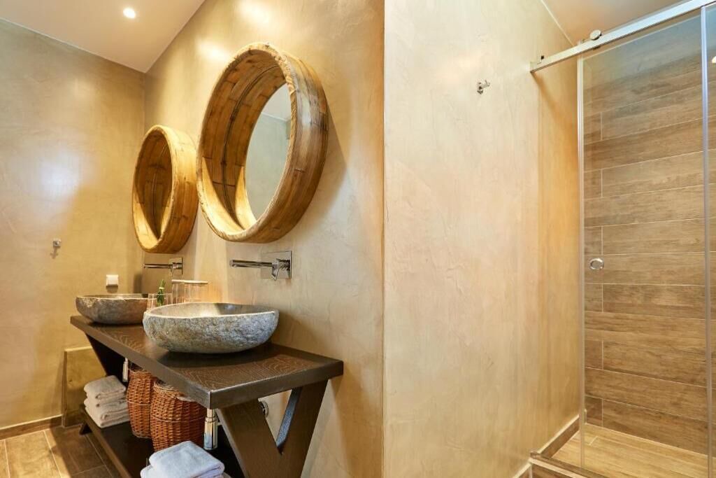 Photo of Bathroom in Exo Gialos