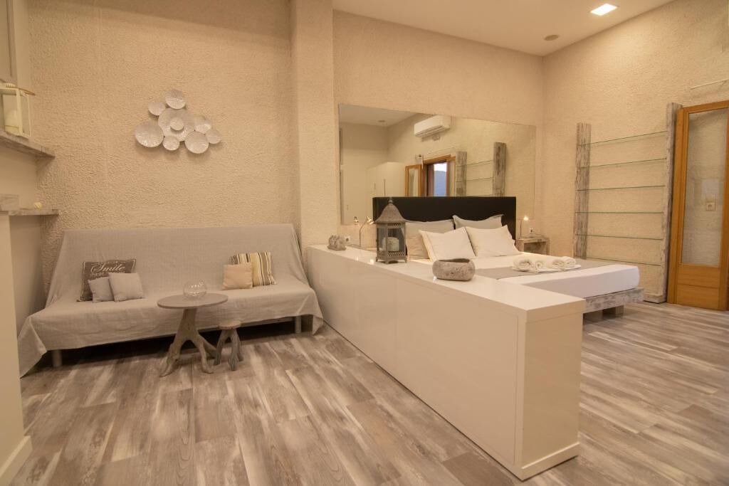 Photo of Bedroom in Tourloti
