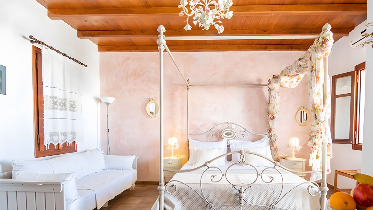 Photo of Bedroom in Pachena