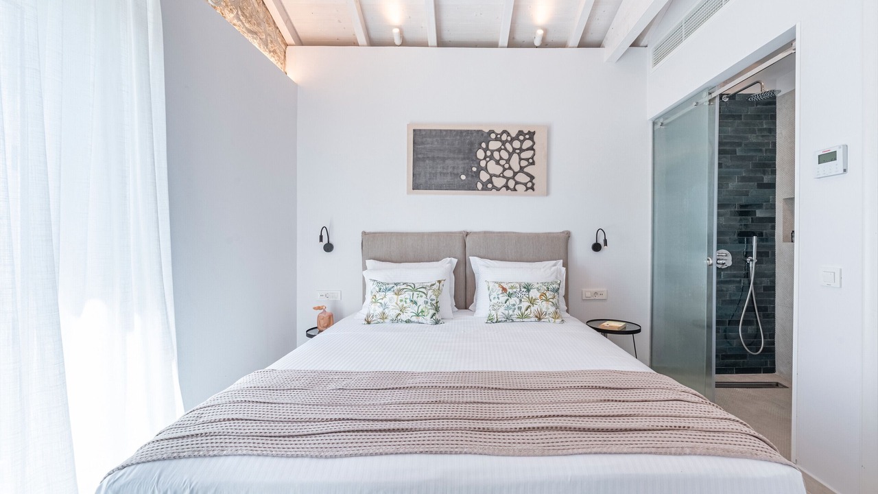 Photo of Bedroom in Karousades
