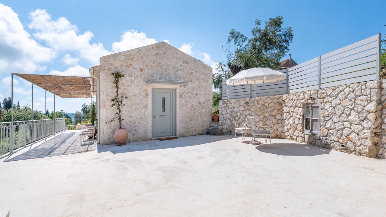 Photo of Patio Balcony in Karousades