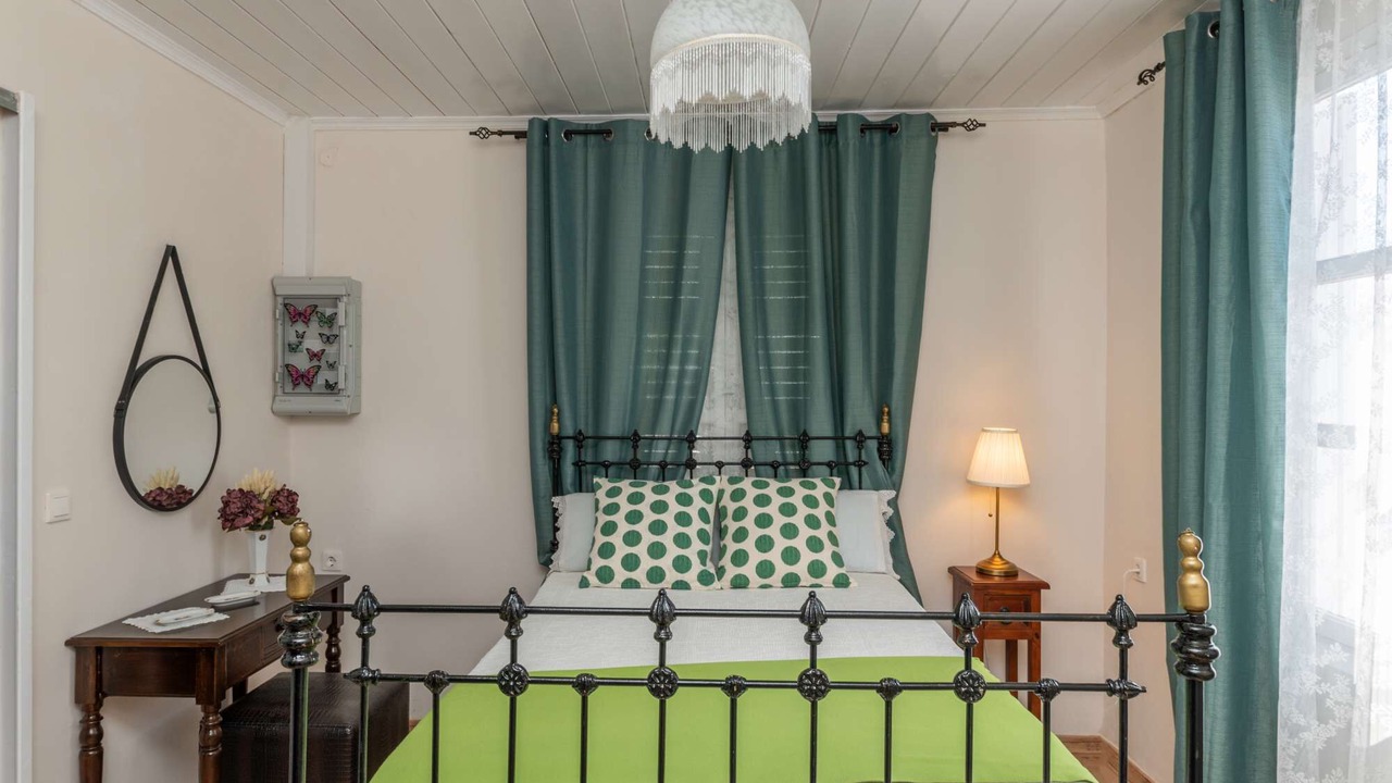 Photo of Bedroom in Pigadhakia