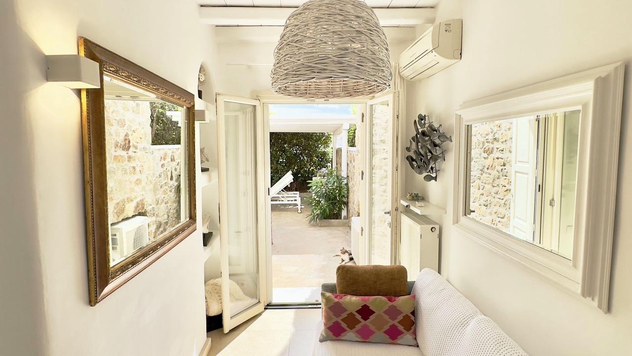 Photo of Livingroom in Ornos