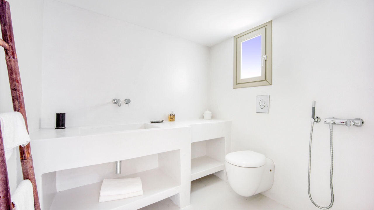Photo of Bathroom in Chora Folegandros