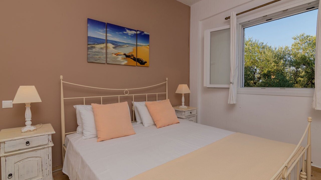 Photo of Bedroom in Alonia