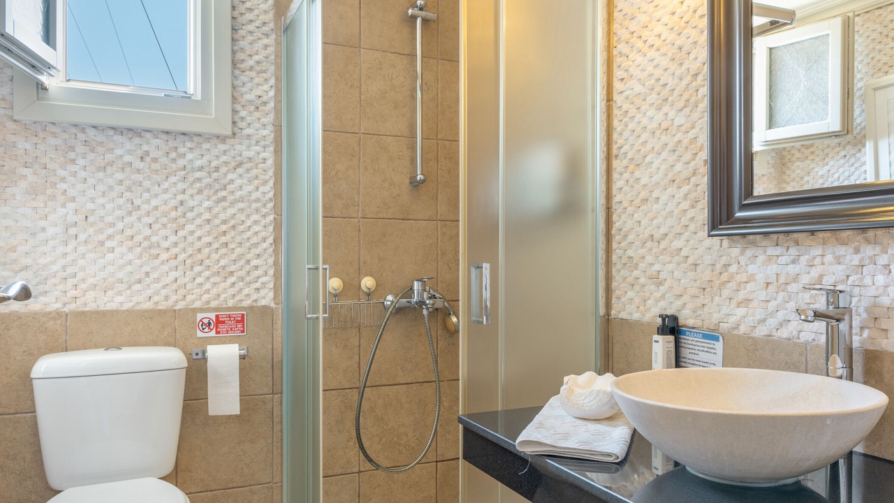 Photo of Bathroom in Pedi