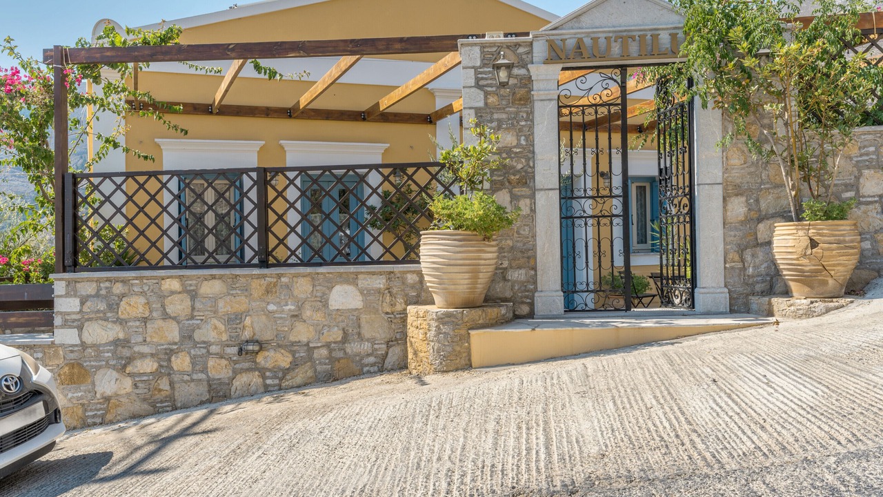 Photo of Outdoor in Pedi