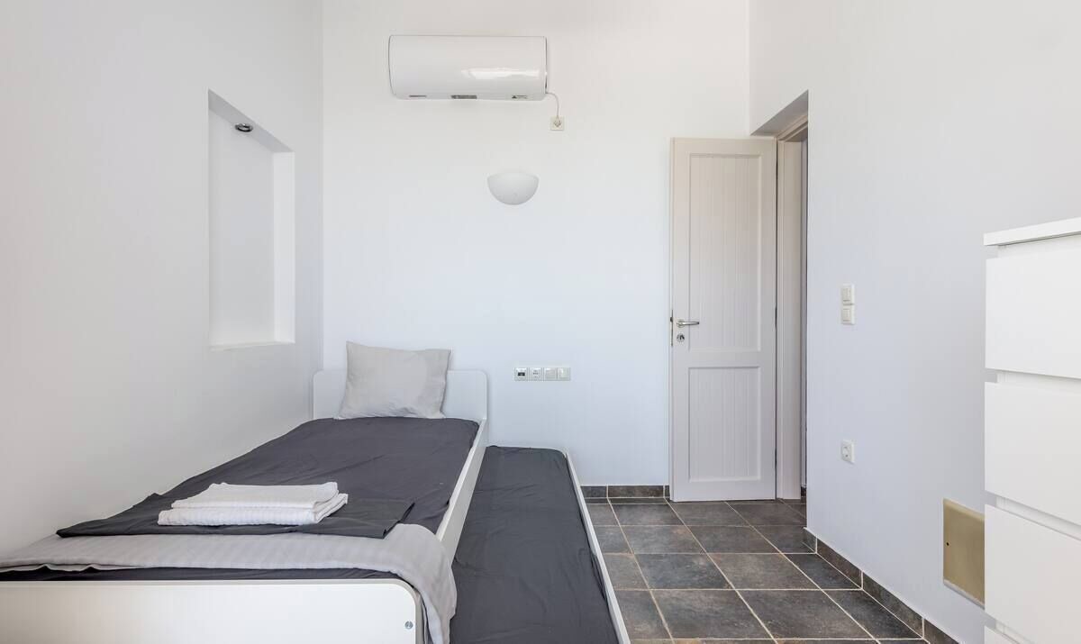 Photo of Bedroom in Ios