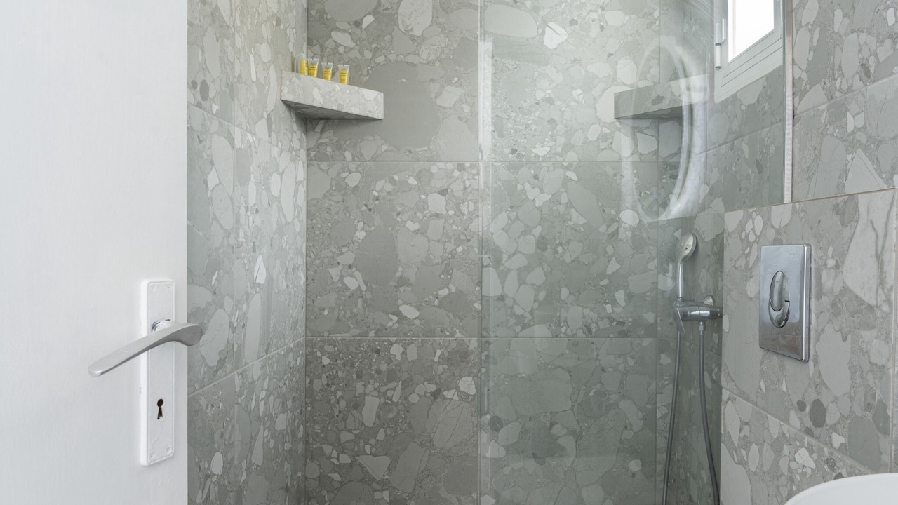 Photo of Bathroom in Ios Town