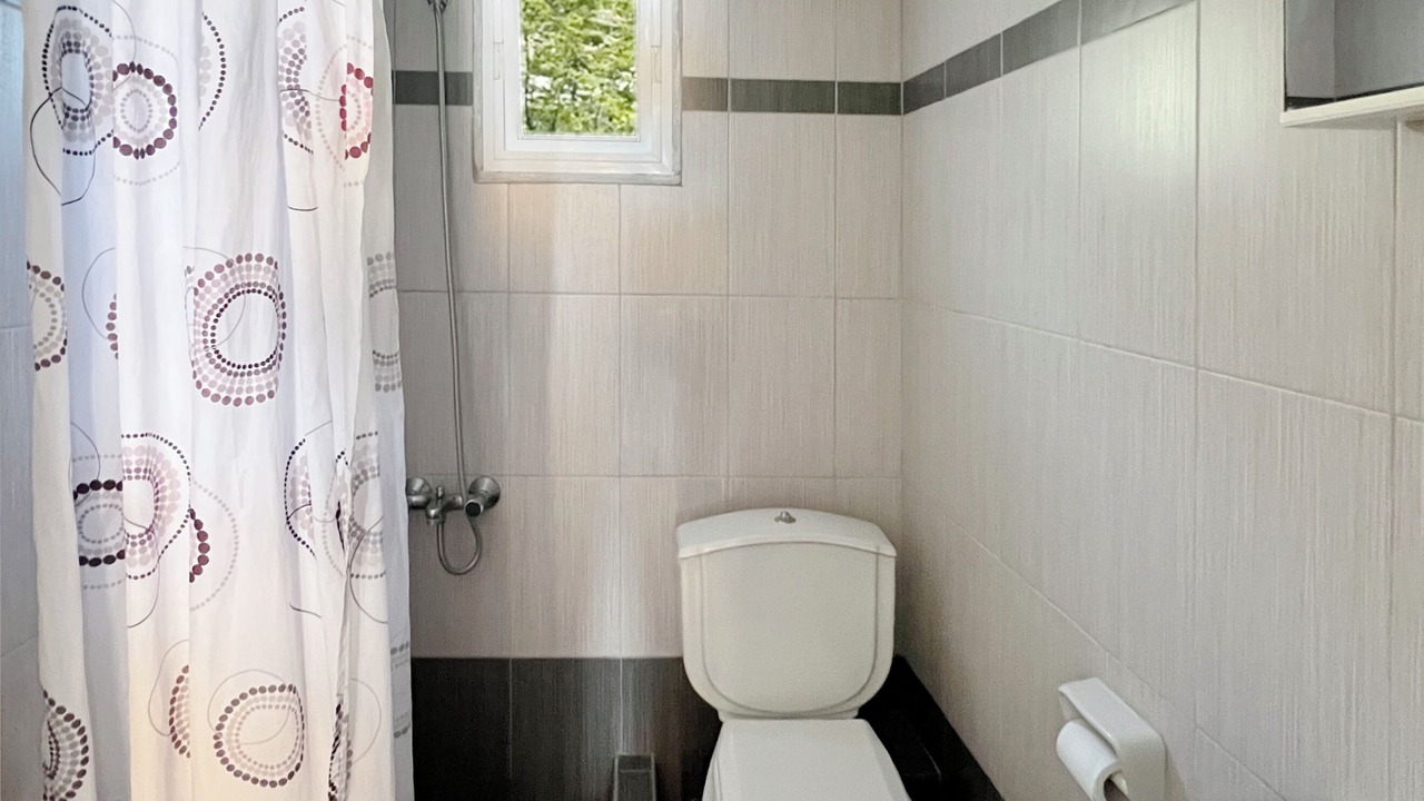 Photo of Bathroom in Polichrono