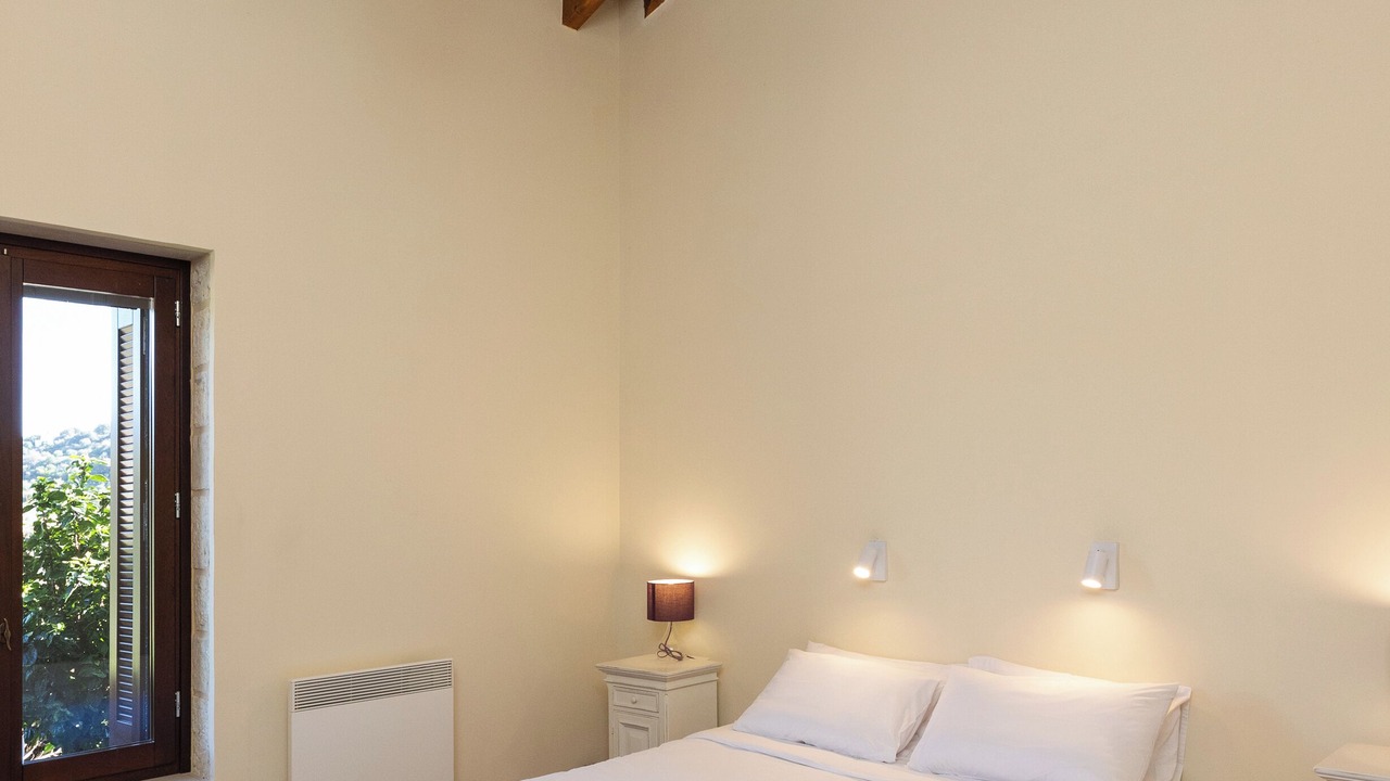 Photo of Bedroom in Athanatoi