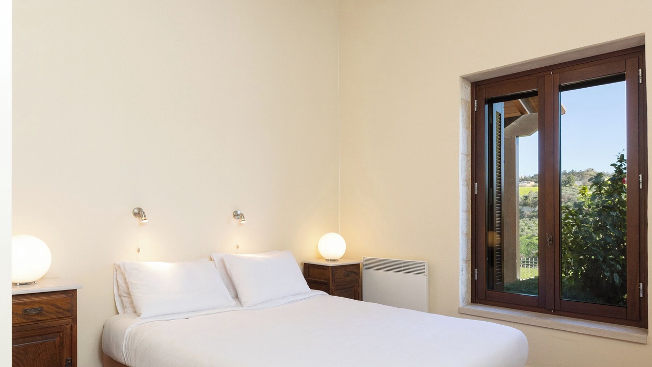 Photo of Bedroom in Athanatoi
