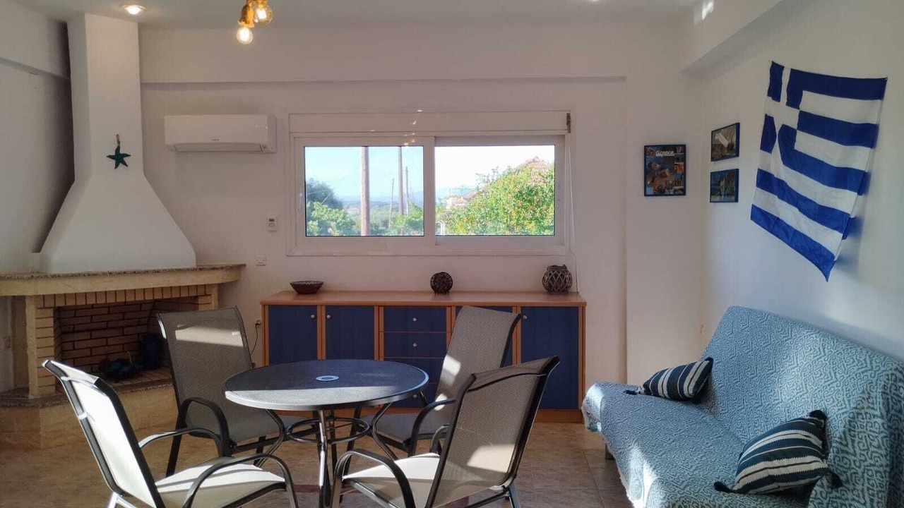 Photo of Livingroom in Petalidi