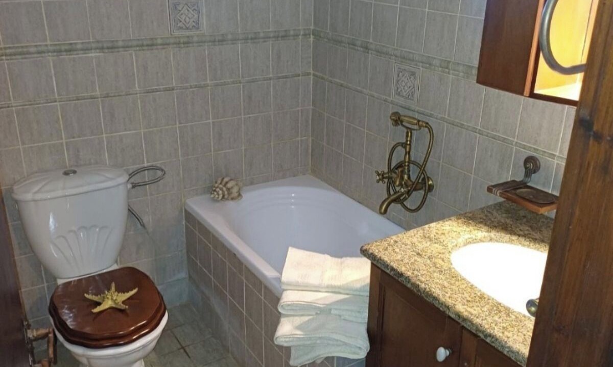 Photo of Bathroom in Koita