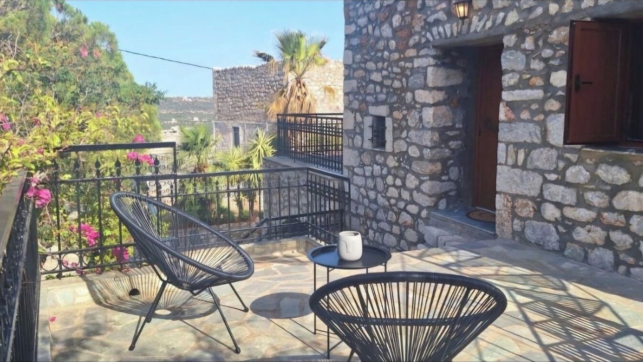 Photo of Patio Balcony in Koita