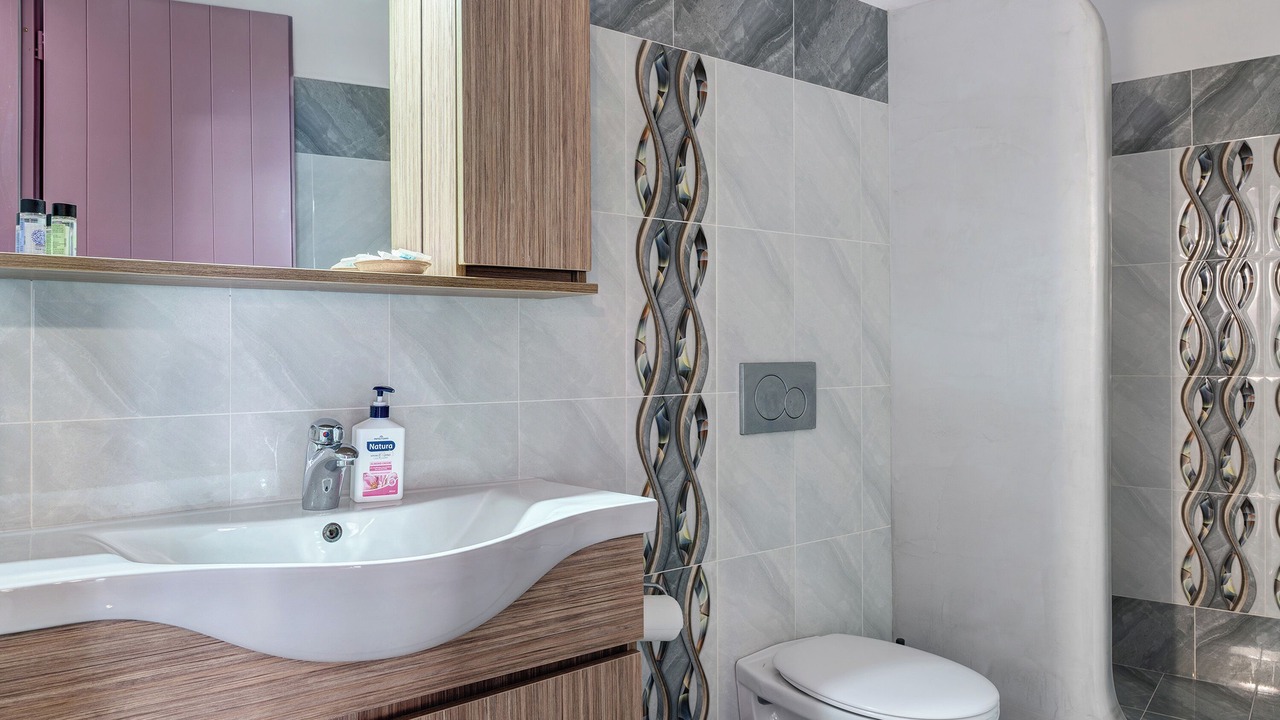 Photo of Bathroom in Katapola