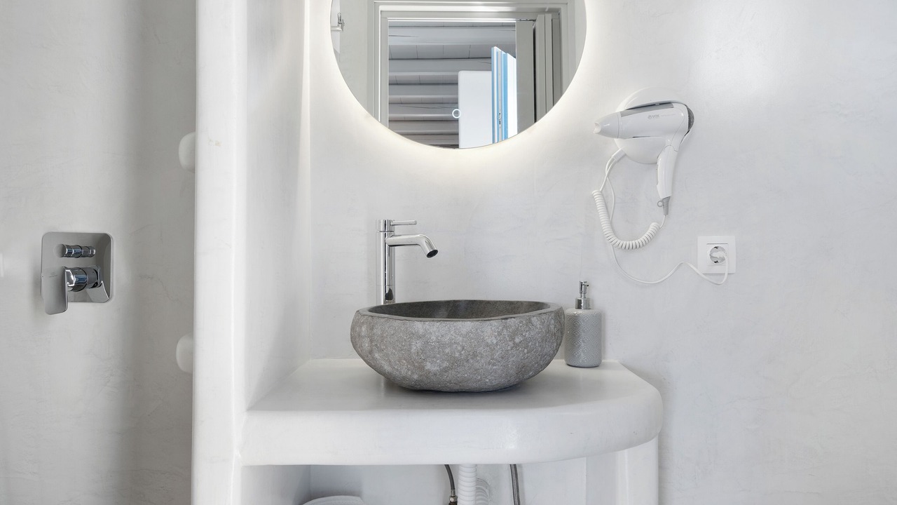 Photo of Bathroom in Katapola