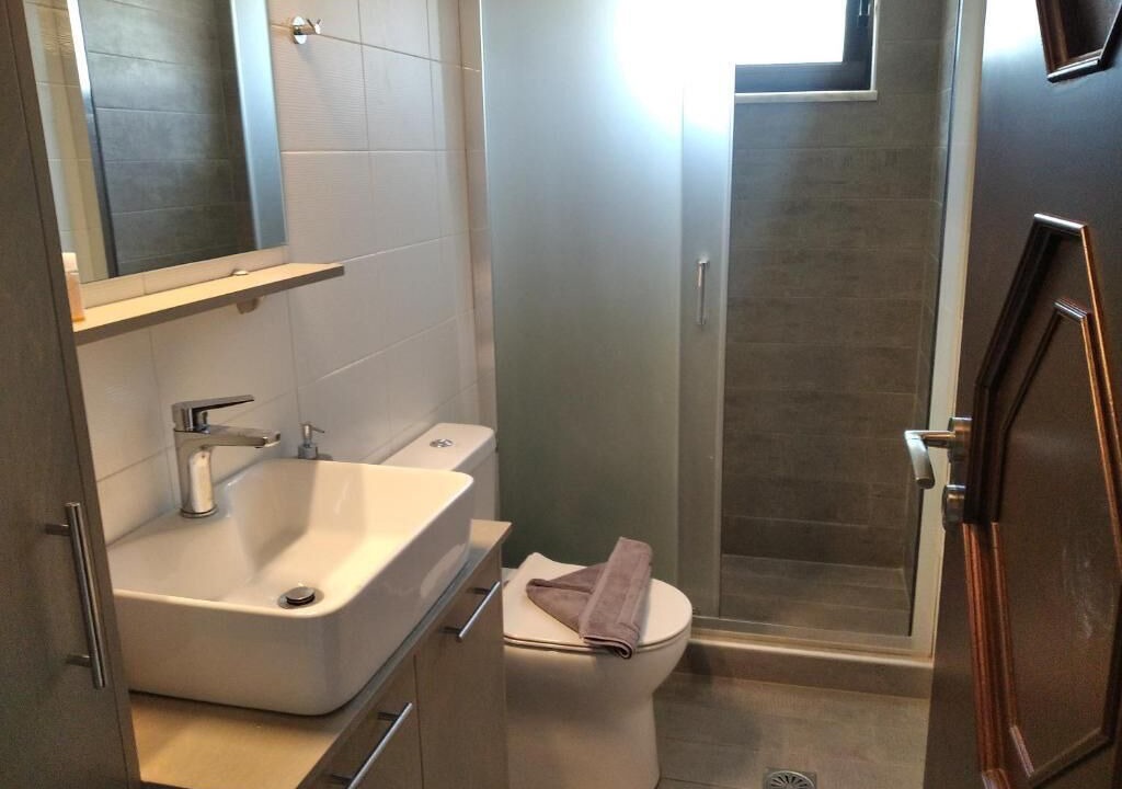Photo of Bathroom in Skines