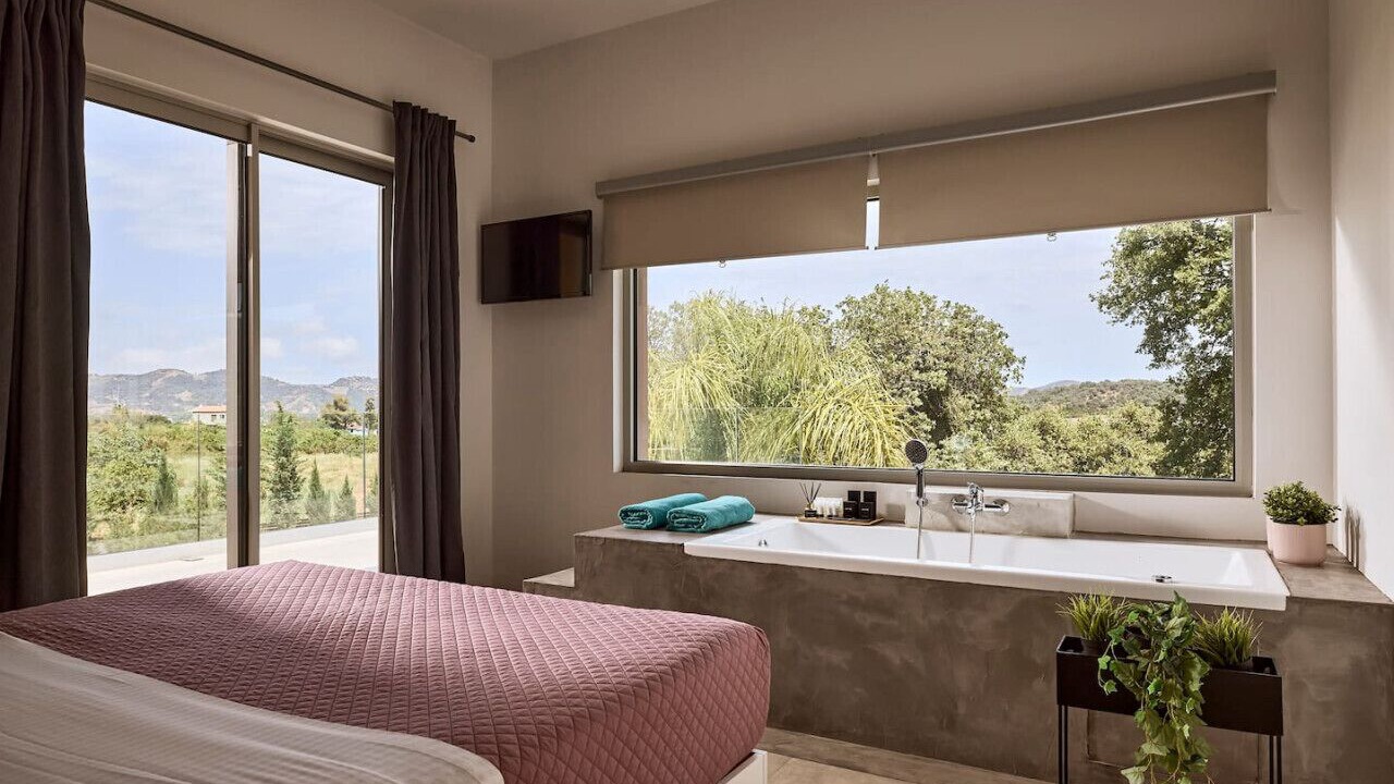 Photo of Bedroom in Alikianos