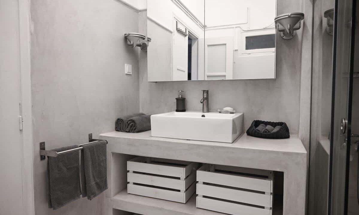 Photo of Bathroom in Paleopolis