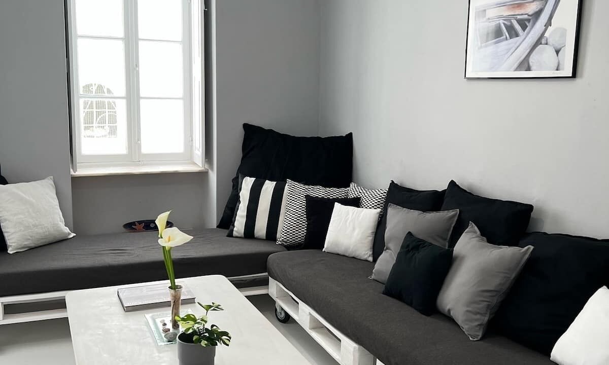 Photo of Livingroom in Paleopolis