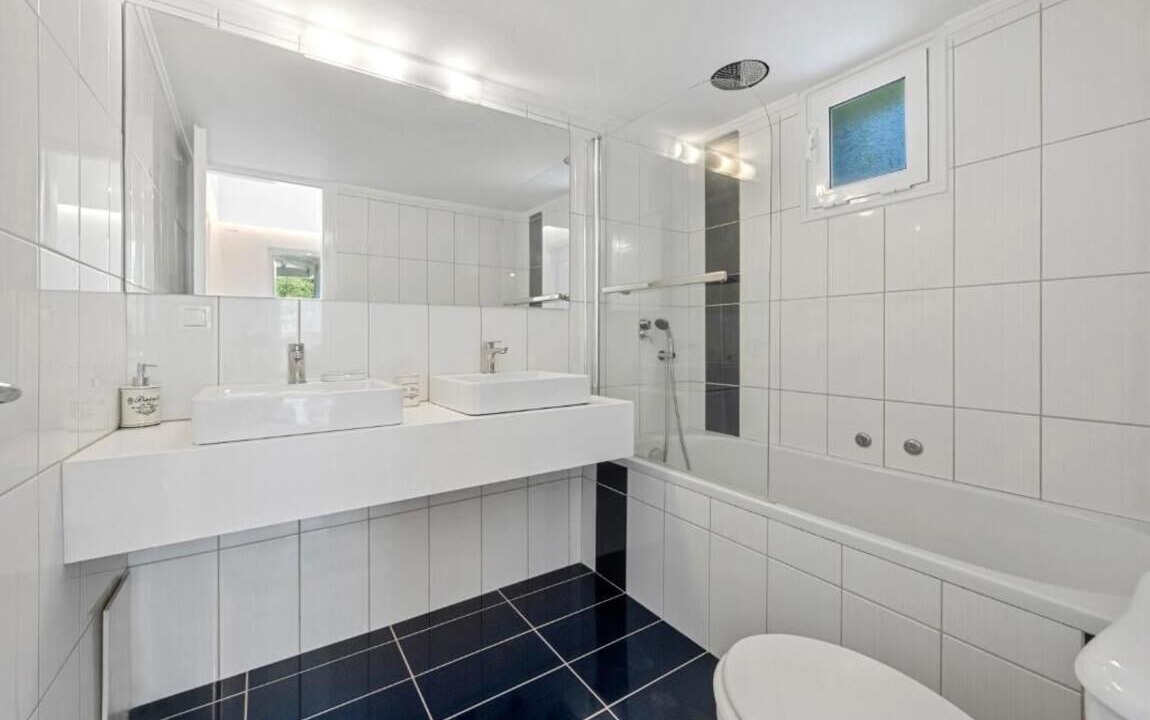 Photo of Bathroom in Petriti