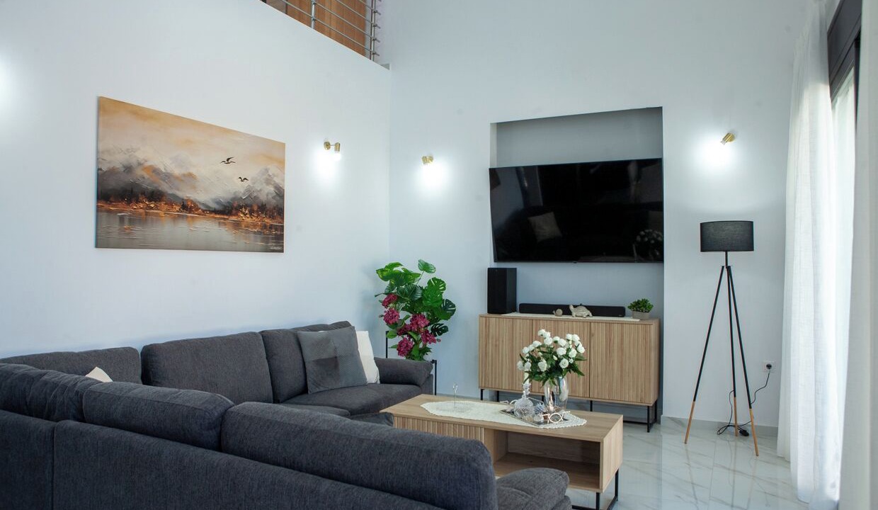 Photo of Livingroom in Gouvai