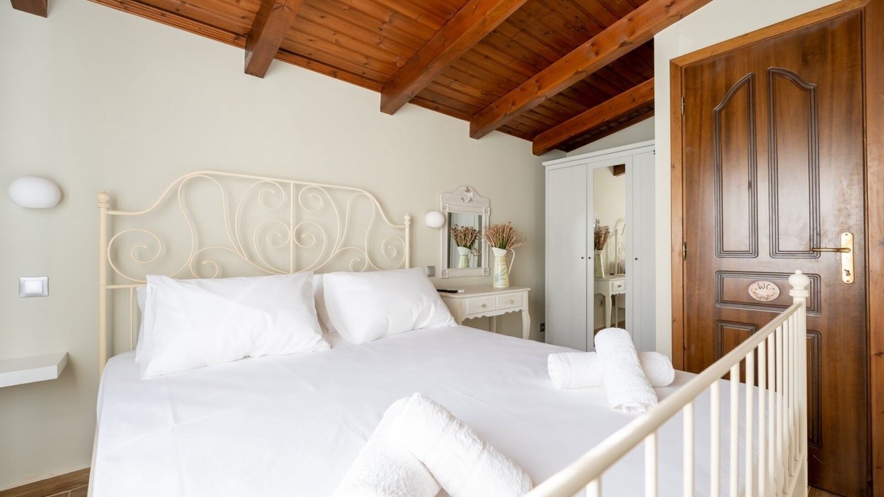 Photo of Bedroom in Flogita