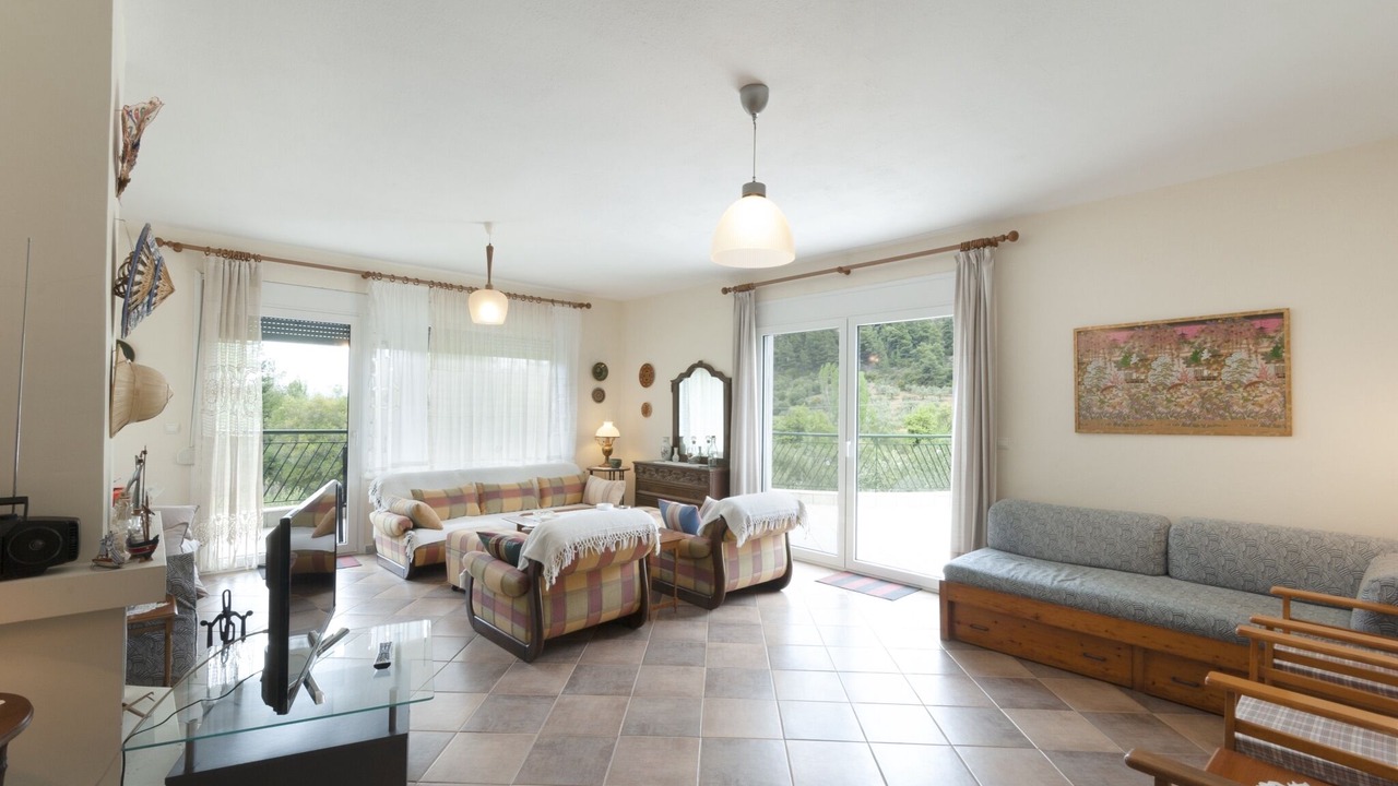 Photo of Livingroom in Elia Nikitis