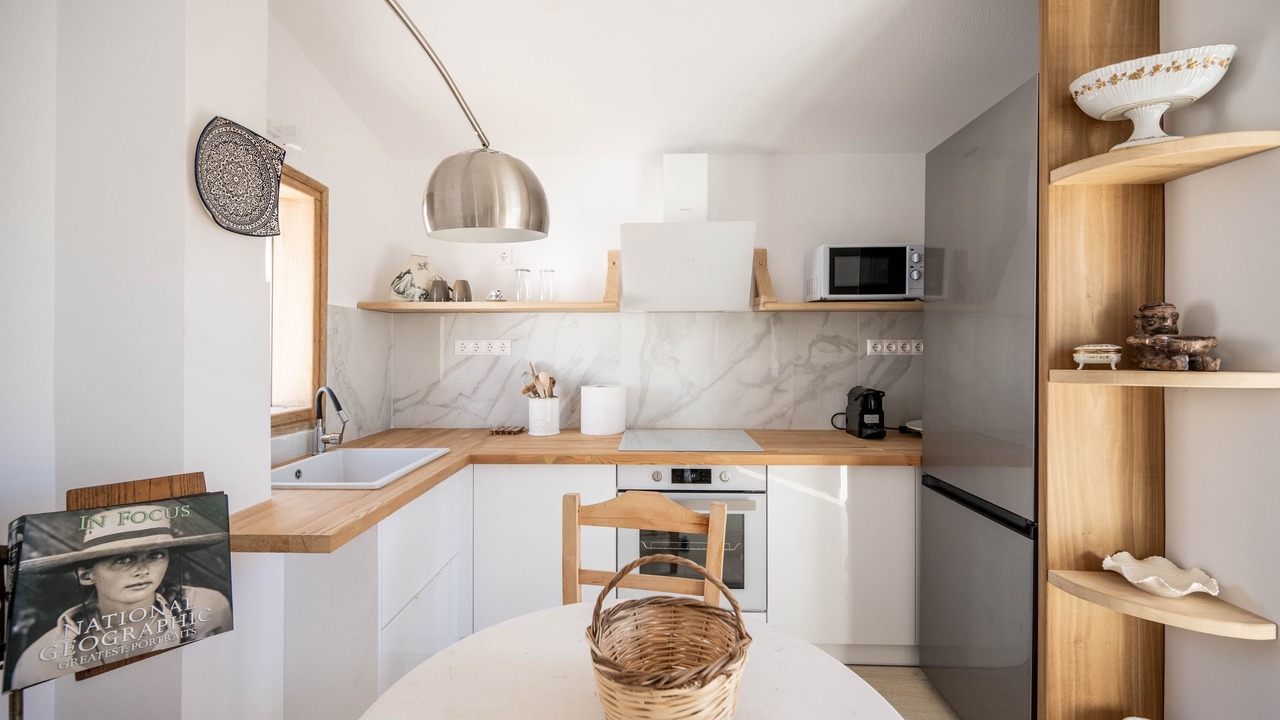 Photo of Kitchen in Limni Vouliagmenis