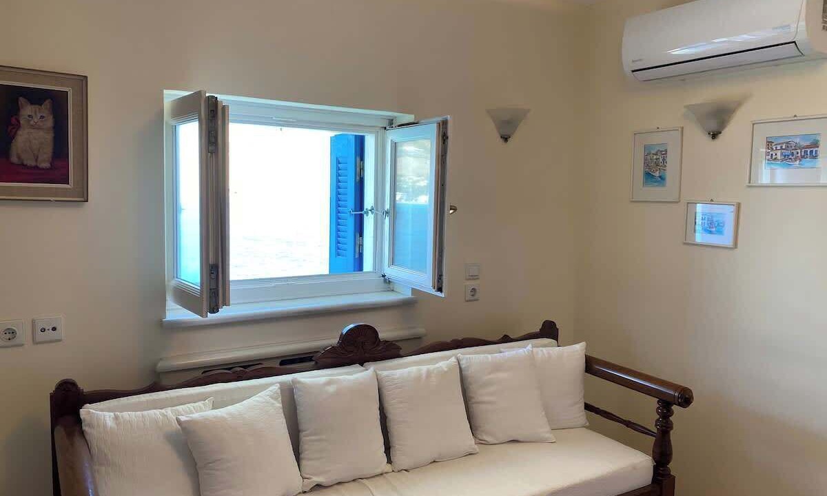 Photo of Livingroom in Paleopolis