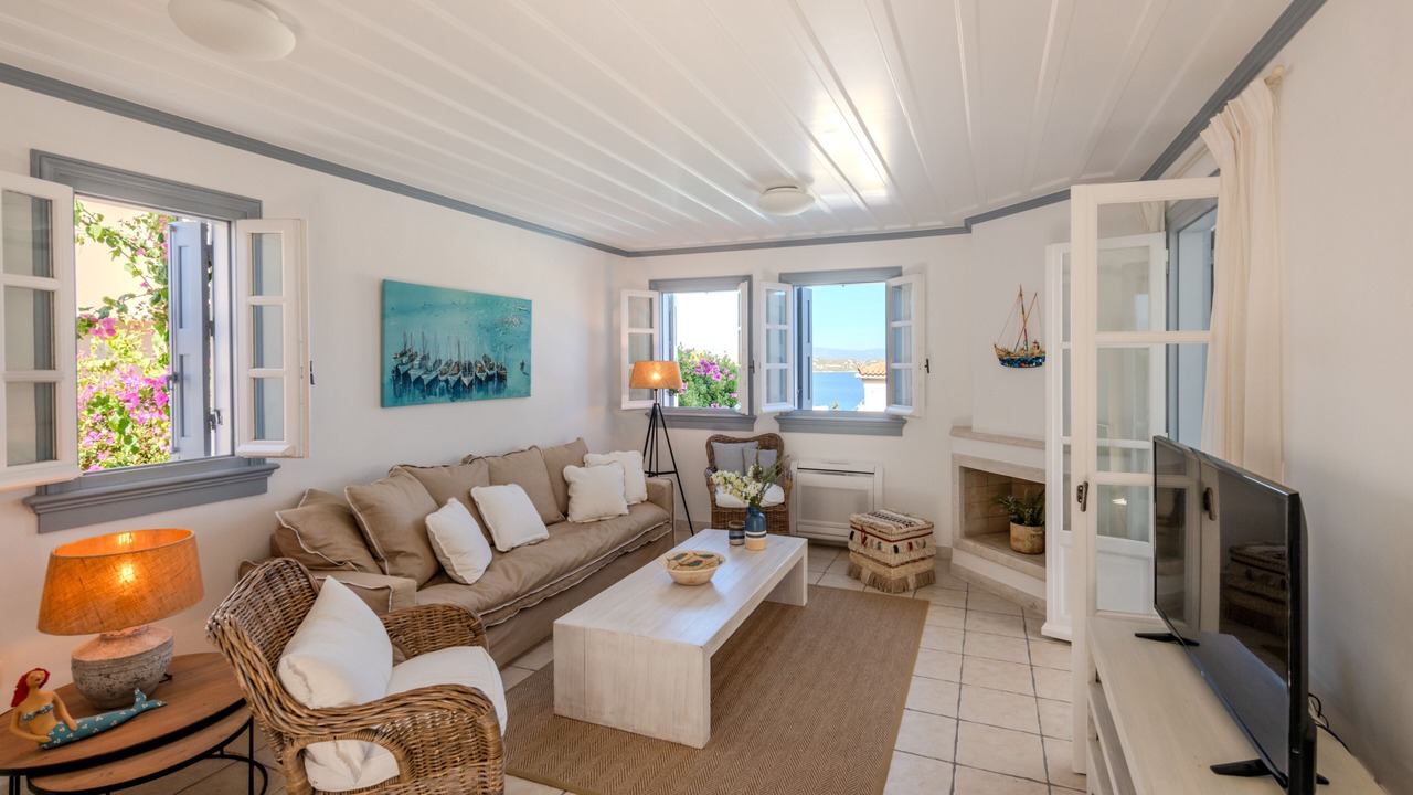 Photo of Livingroom in Spetses