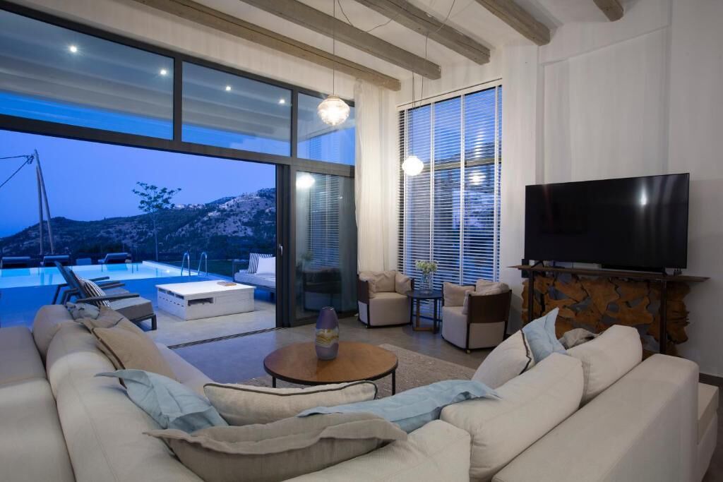 Photo of Livingroom in Kalamitsi