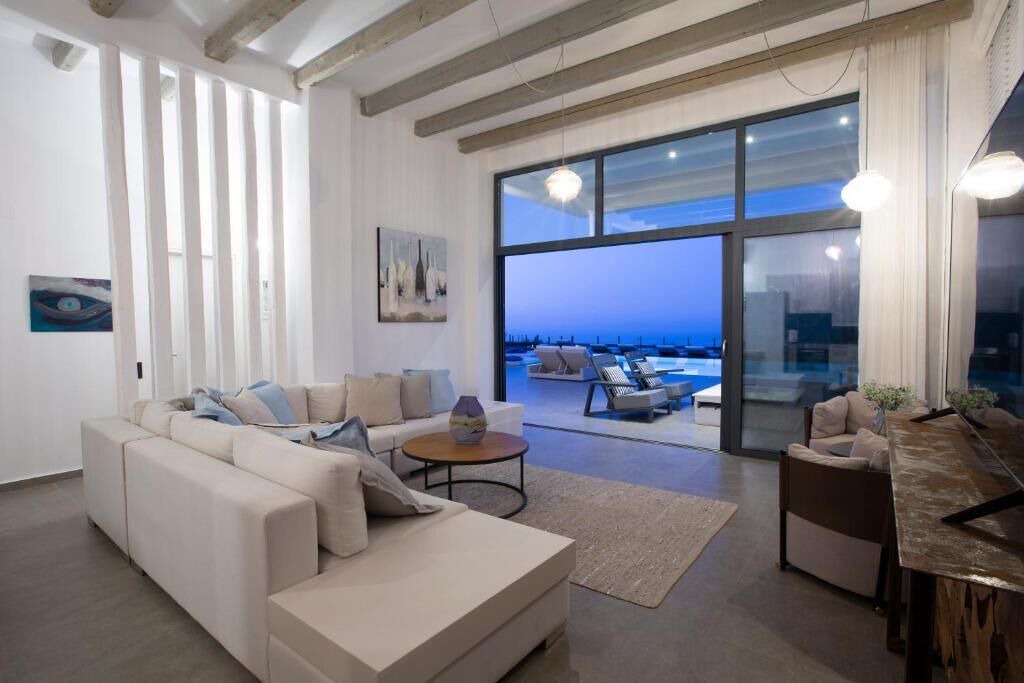 Photo of Livingroom in Kalamitsi