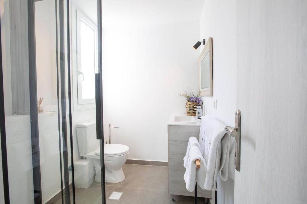 Photo of Bathroom in Kalamitsi