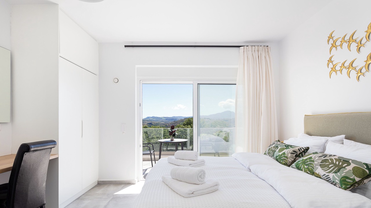 Photo of Bedroom in Armenoi