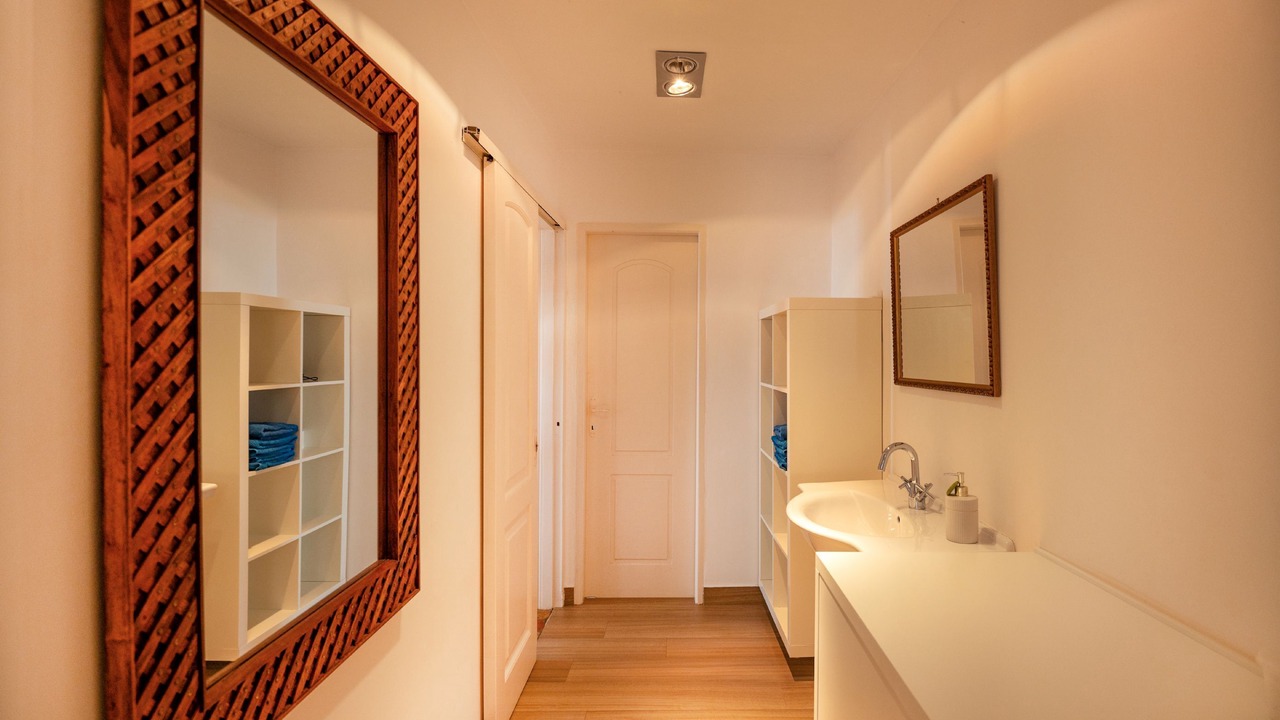 Photo of Bathroom in Petaleia
