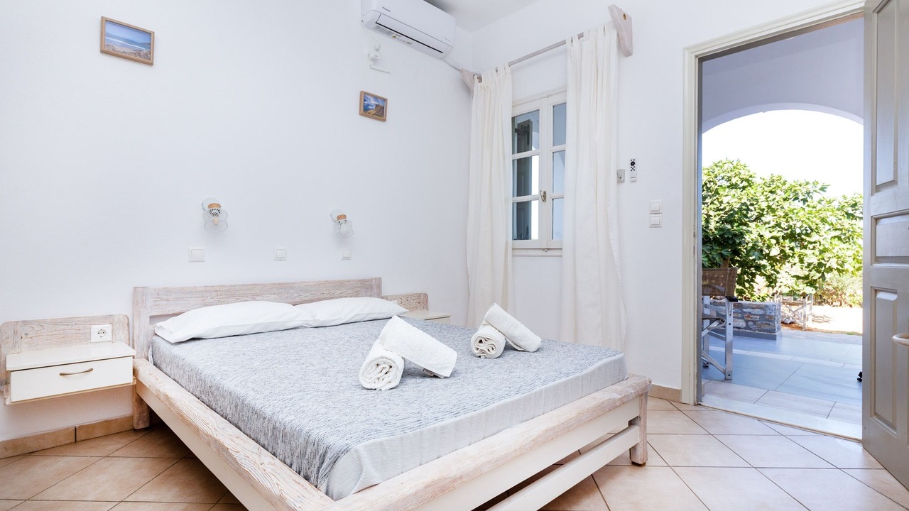 Photo of Bedroom in Schoinousa