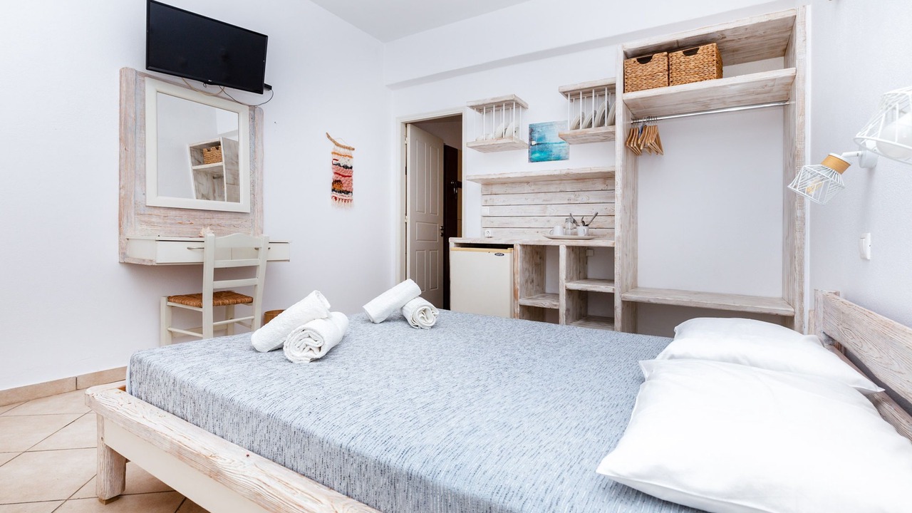 Photo of Bedroom in Schoinousa
