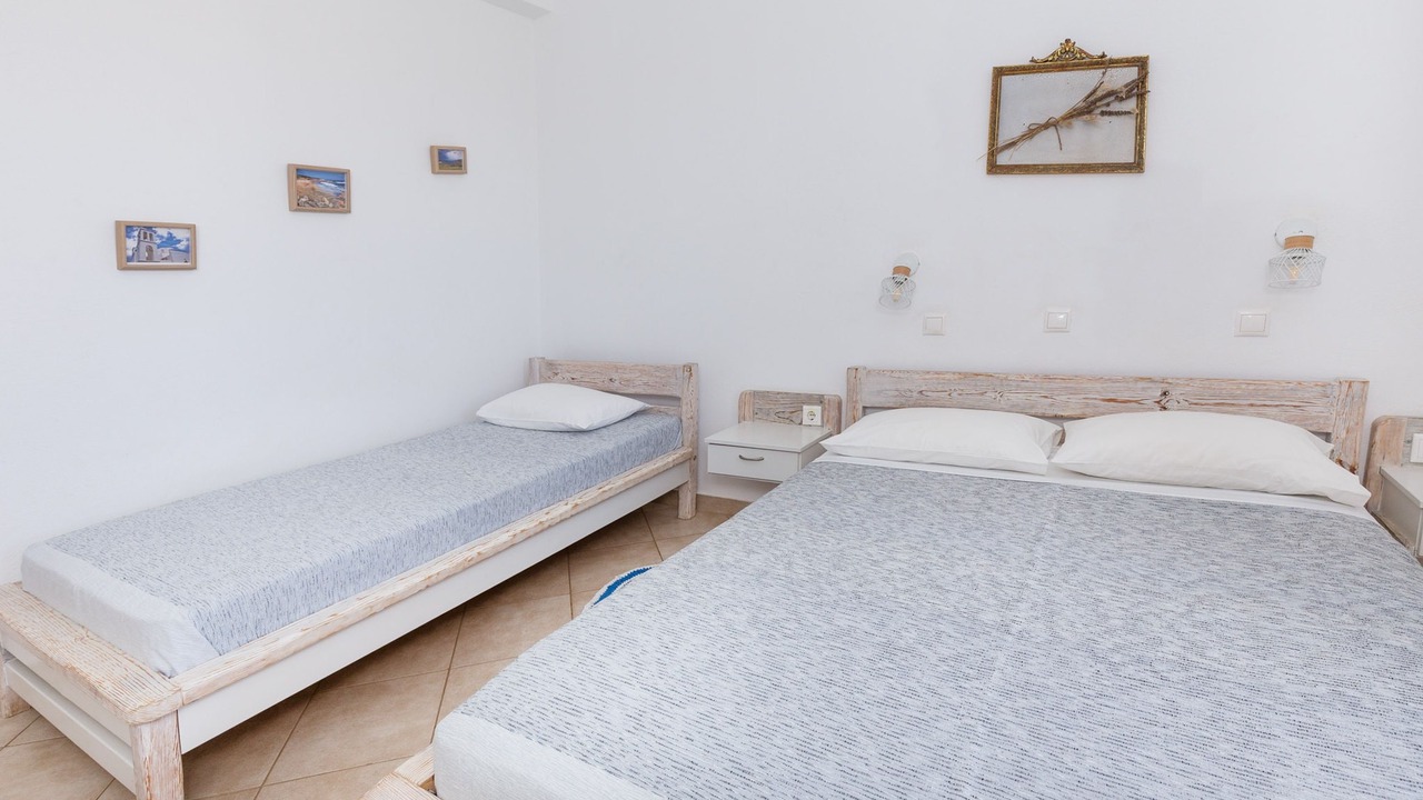 Photo of Bedroom in Schoinousa
