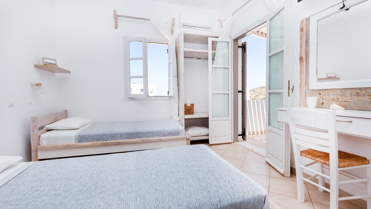 Photo of Bedroom in Schinoussa Town