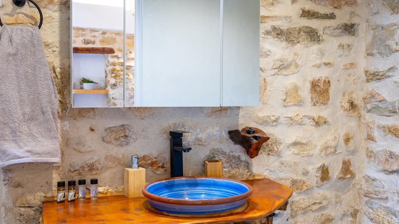 Photo of Bathroom in Petalidi