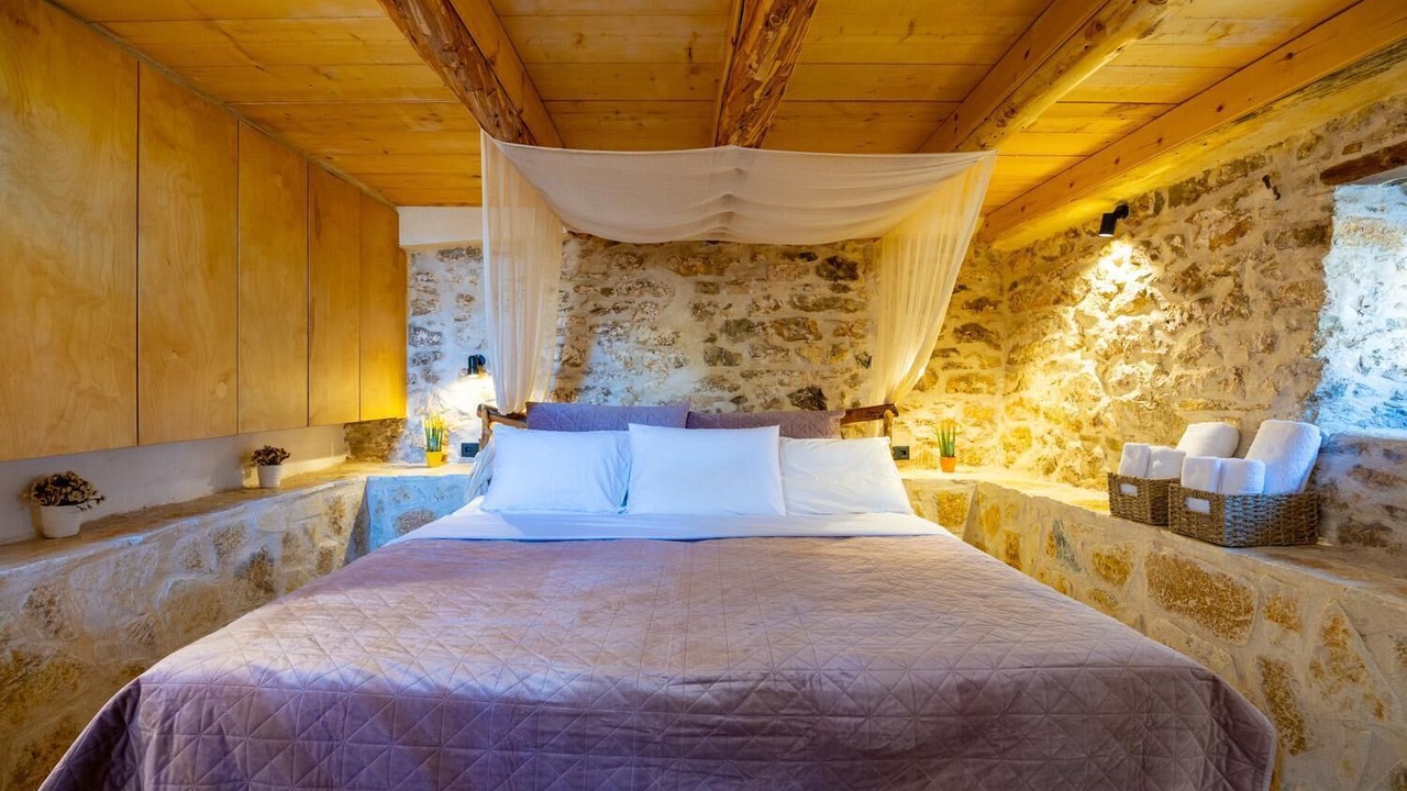 Photo of Bedroom in Petalidi