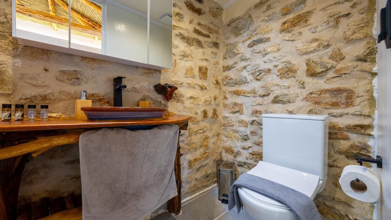 Photo of Bathroom in Petalidi